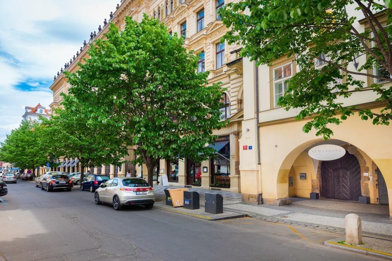 Apartments Almandine Praha Bagian luar foto
