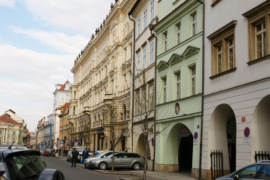 Apartments Almandine Praha Bagian luar foto